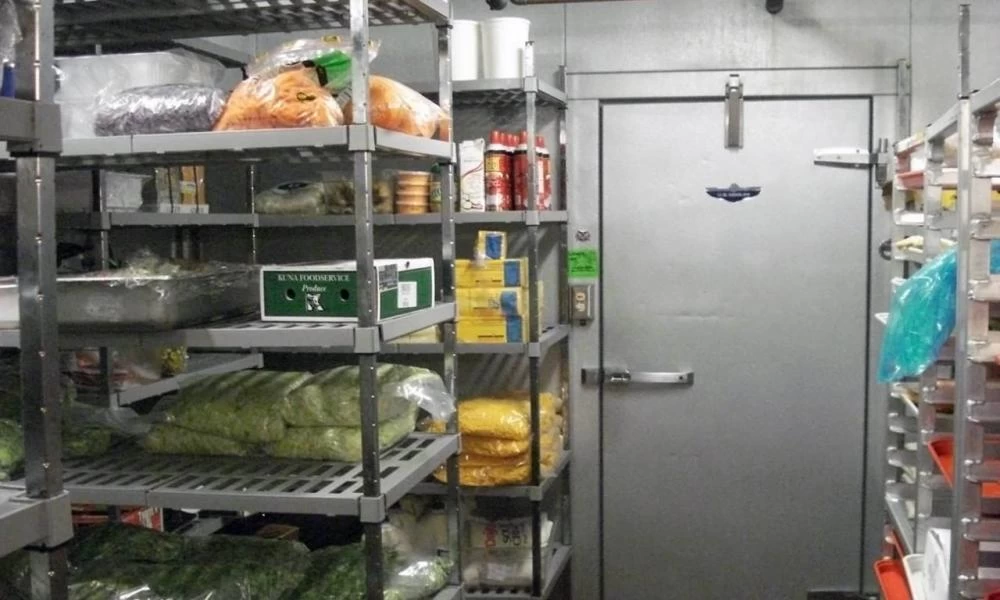 "Βουνό" τα αδιάθετα τρόφιμα από το κλείσιμο της εστίασης στην Ευρώπη